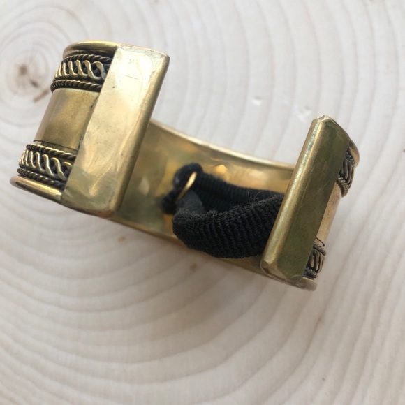 NWT Free People Engraved Bun Cuff Gold - Picture 7 of 8